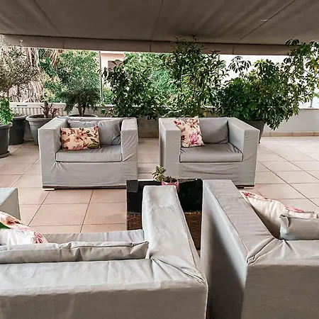 Cozy With Large Private Terrace