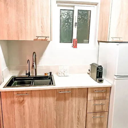 Апартаменты Cozy With Large Private Terrace Патра