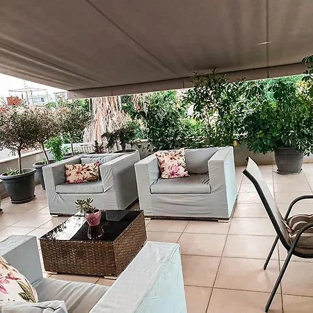 Cozy With Large Private Terrace