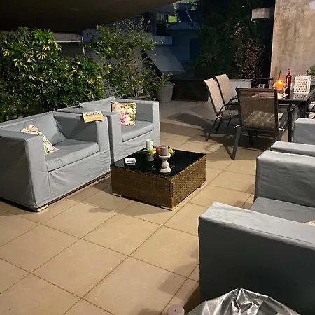 Cozy With Large Private Terrace Apartamento
